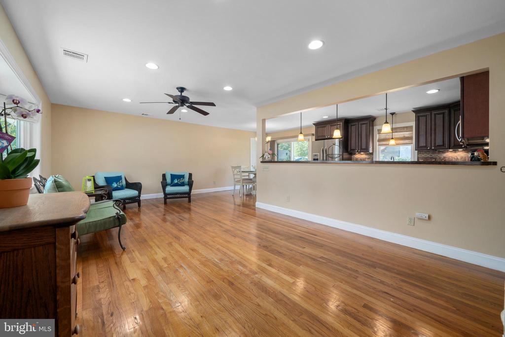 375 CONSTITUTION DRIVE