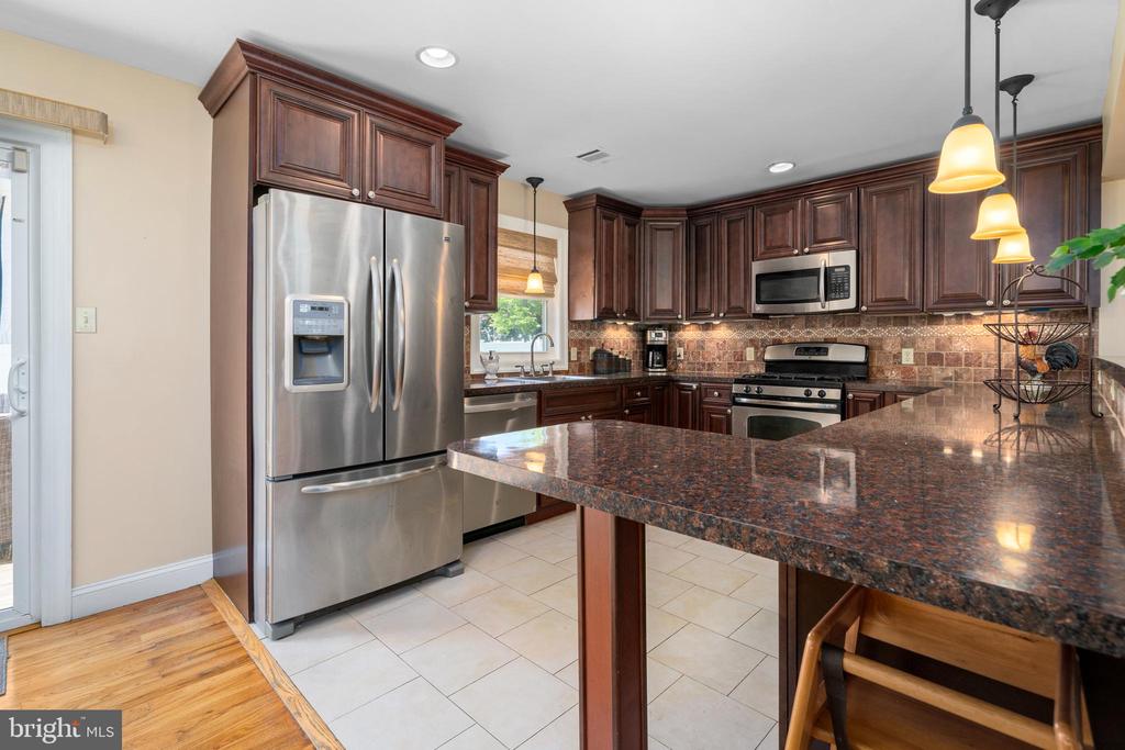375 CONSTITUTION DRIVE
