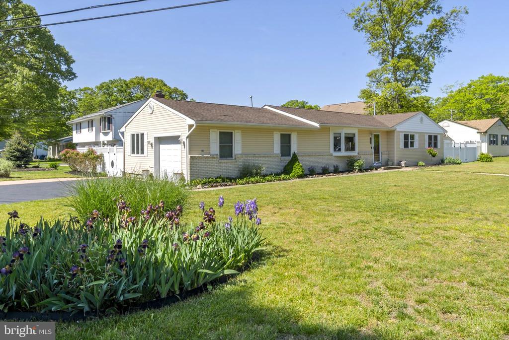 375 CONSTITUTION DRIVE