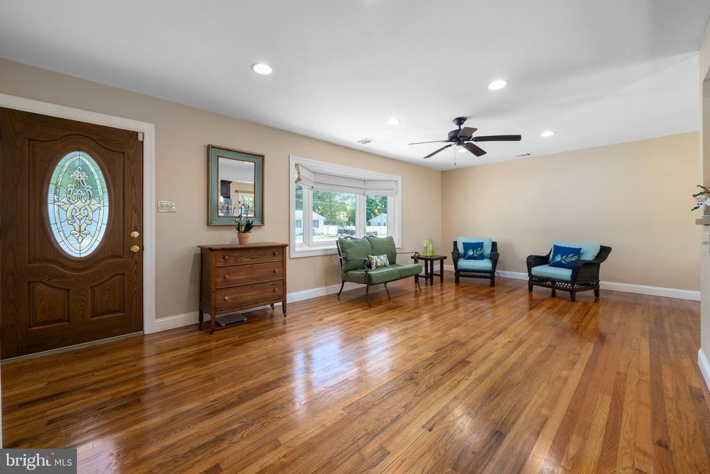 375 CONSTITUTION DRIVE