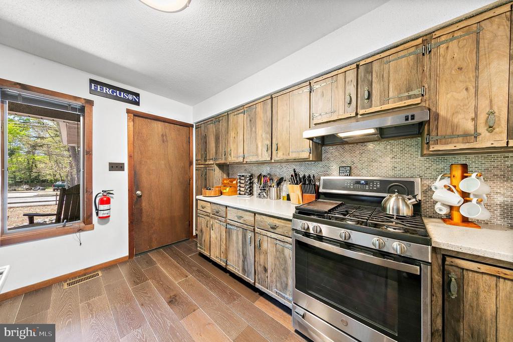 10 WHIPPOORWILL LANE