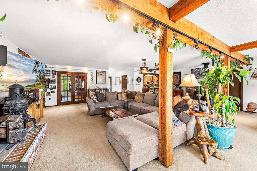 10 WHIPPOORWILL LANE