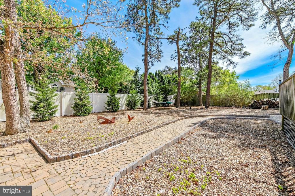 10 WHIPPOORWILL LANE