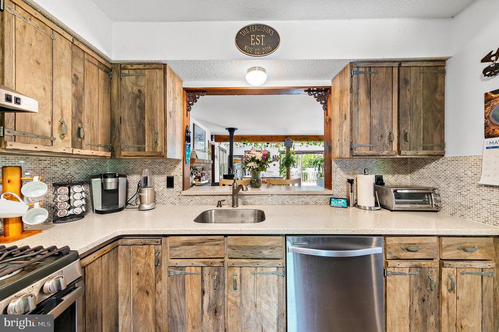 10 WHIPPOORWILL LANE