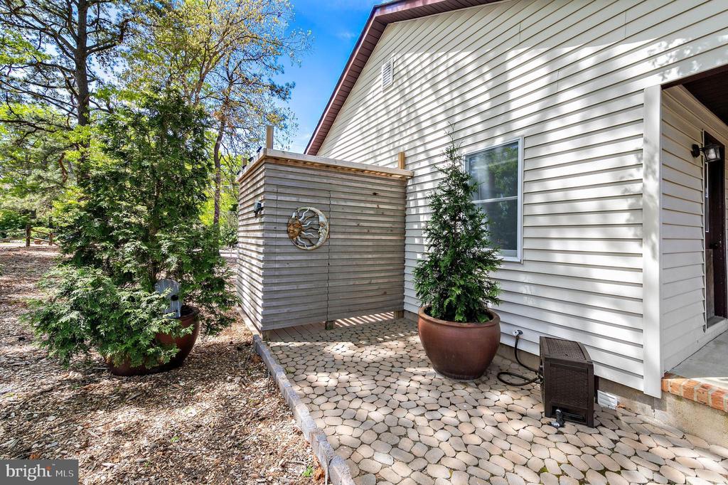 10 WHIPPOORWILL LANE