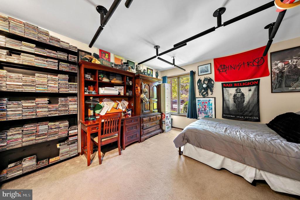 10 WHIPPOORWILL LANE