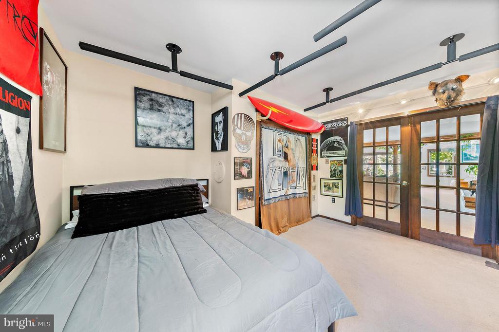 10 WHIPPOORWILL LANE