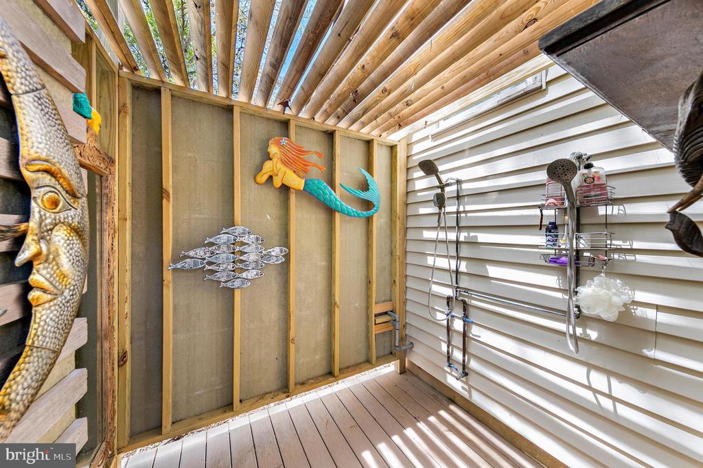 10 WHIPPOORWILL LANE