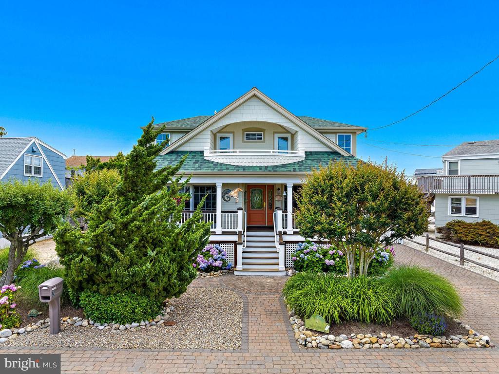 4 OLSEN AVENUE