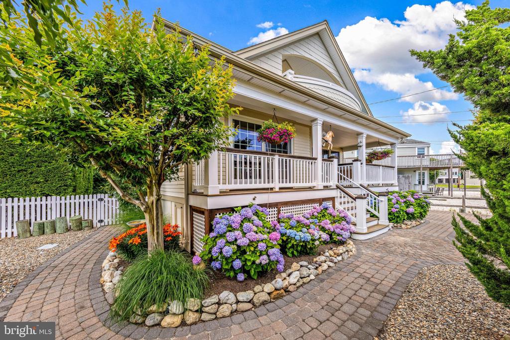 4 OLSEN AVENUE