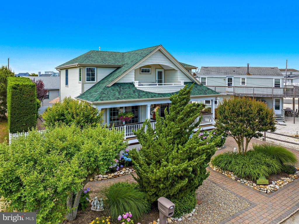 4 OLSEN AVENUE