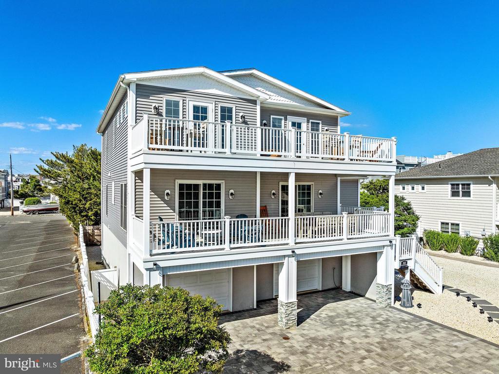 111 E NEW JERSEY AVENUE