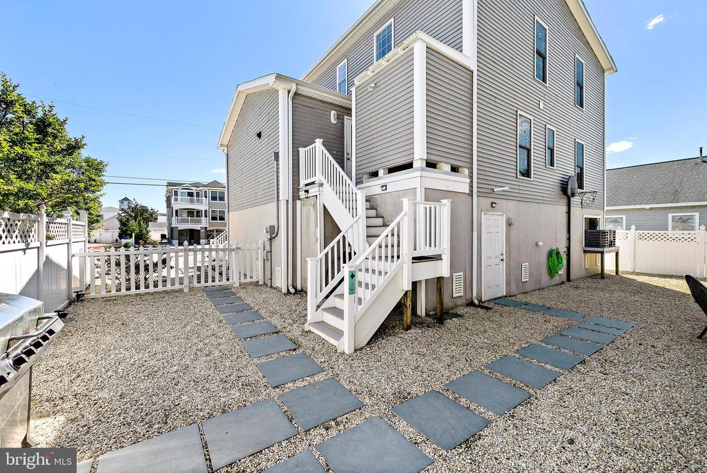 111 E NEW JERSEY AVENUE