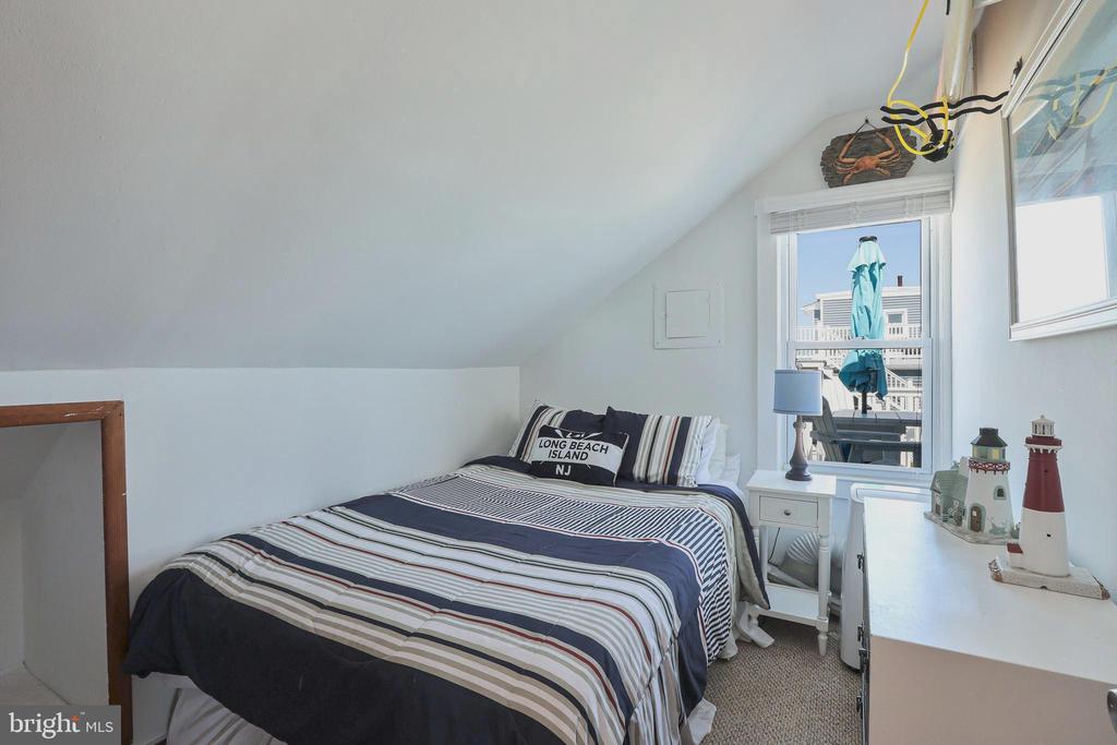 201 W SHIP BOTTOM AVENUE Unit: 5