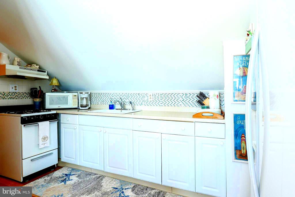 201 W SHIP BOTTOM AVENUE Unit: 5