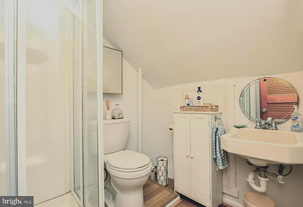 201 W SHIP BOTTOM AVENUE Unit: 5