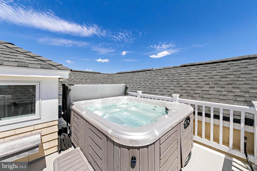 127 E RYERSON LANE