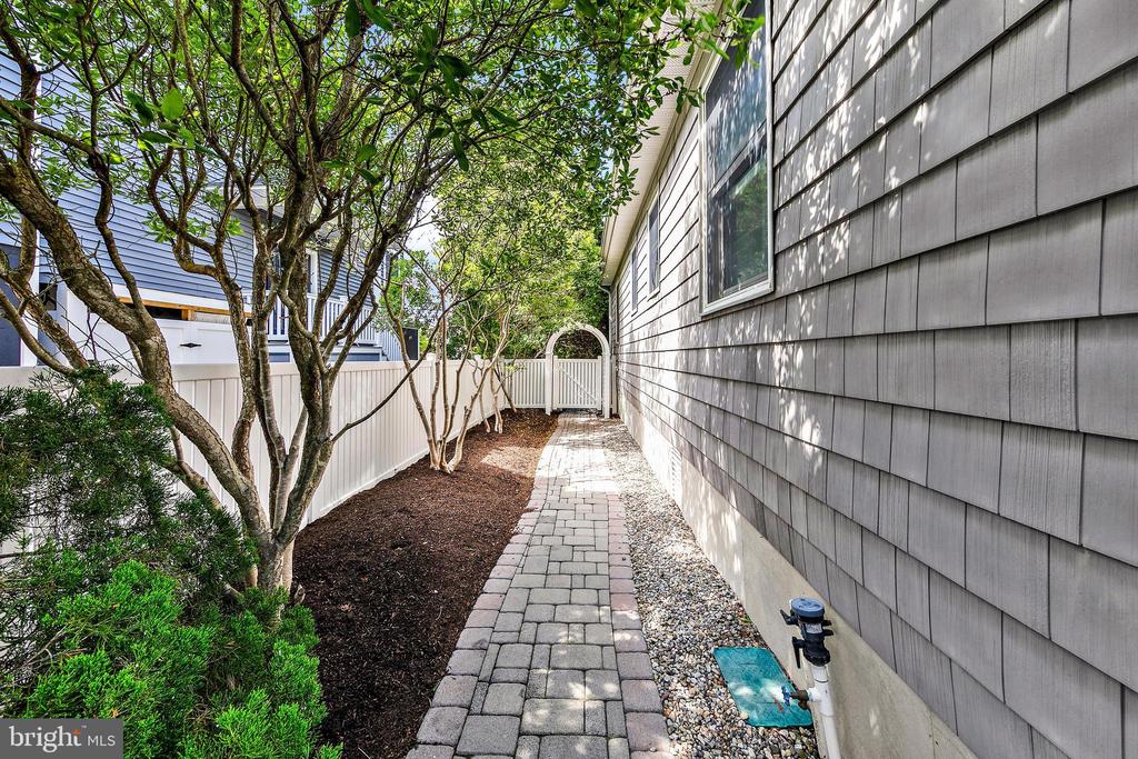 12 E 20TH STREET