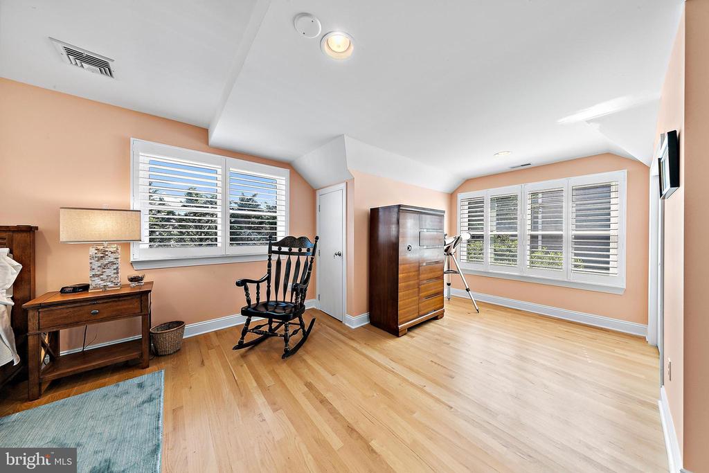 12 E 20TH STREET