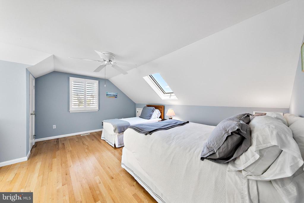 12 E 20TH STREET