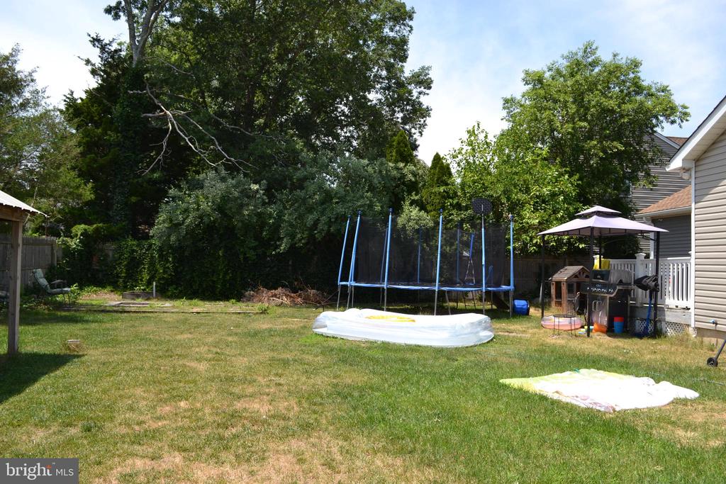 1007 TREASURE AVENUE