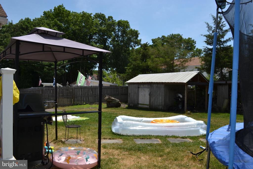 1007 TREASURE AVENUE
