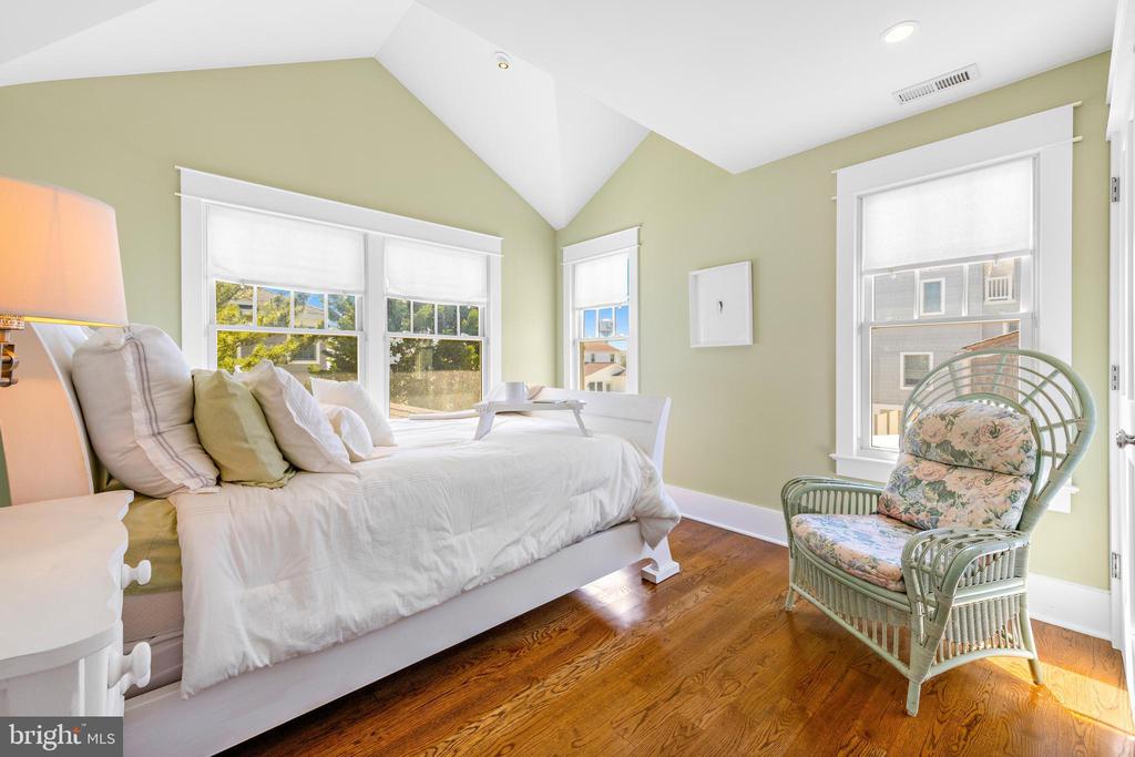 120 E DUNE LANE