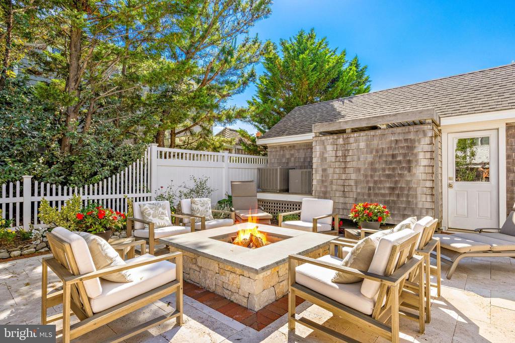 120 E DUNE LANE