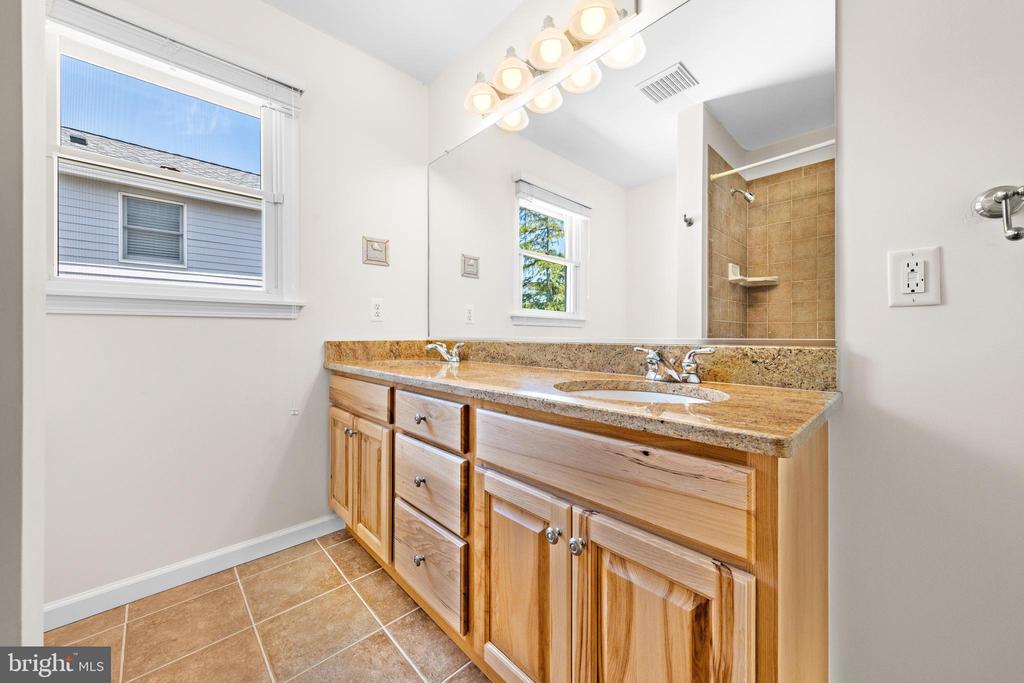 1 E 14TH STREET