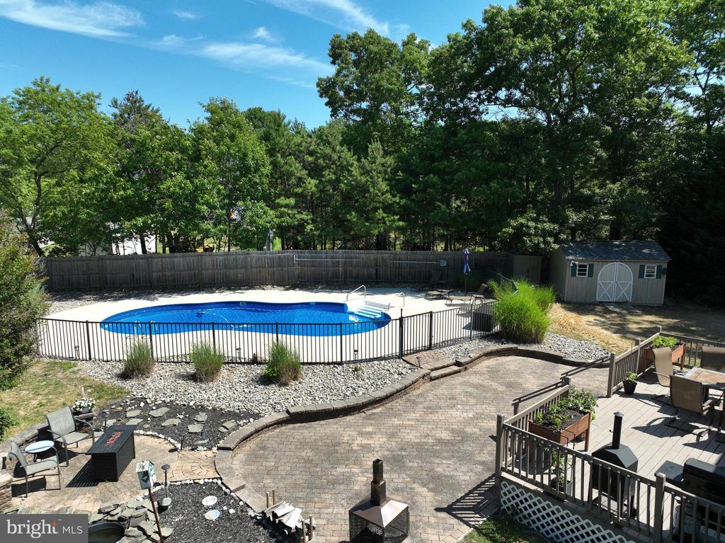 376 CHESTNUT DRIVE