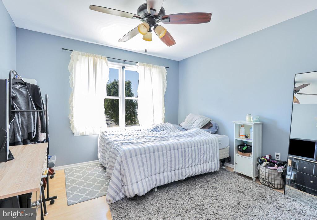 376 CHESTNUT DRIVE