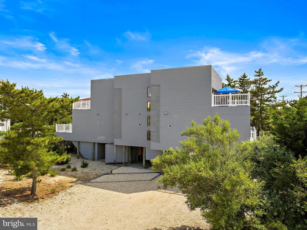1033 LONG BEACH
