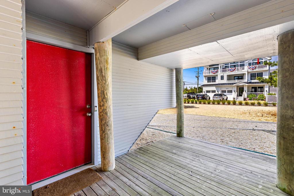 1033 LONG BEACH