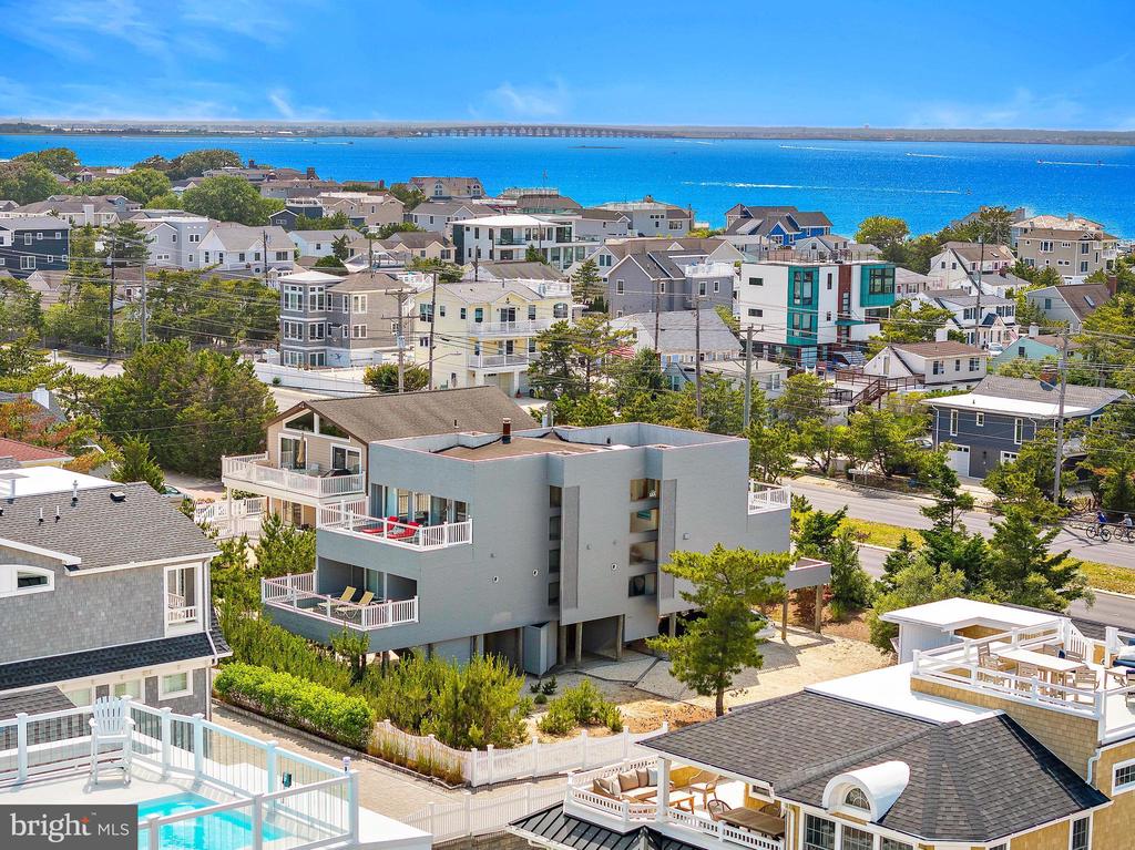 1033 LONG BEACH