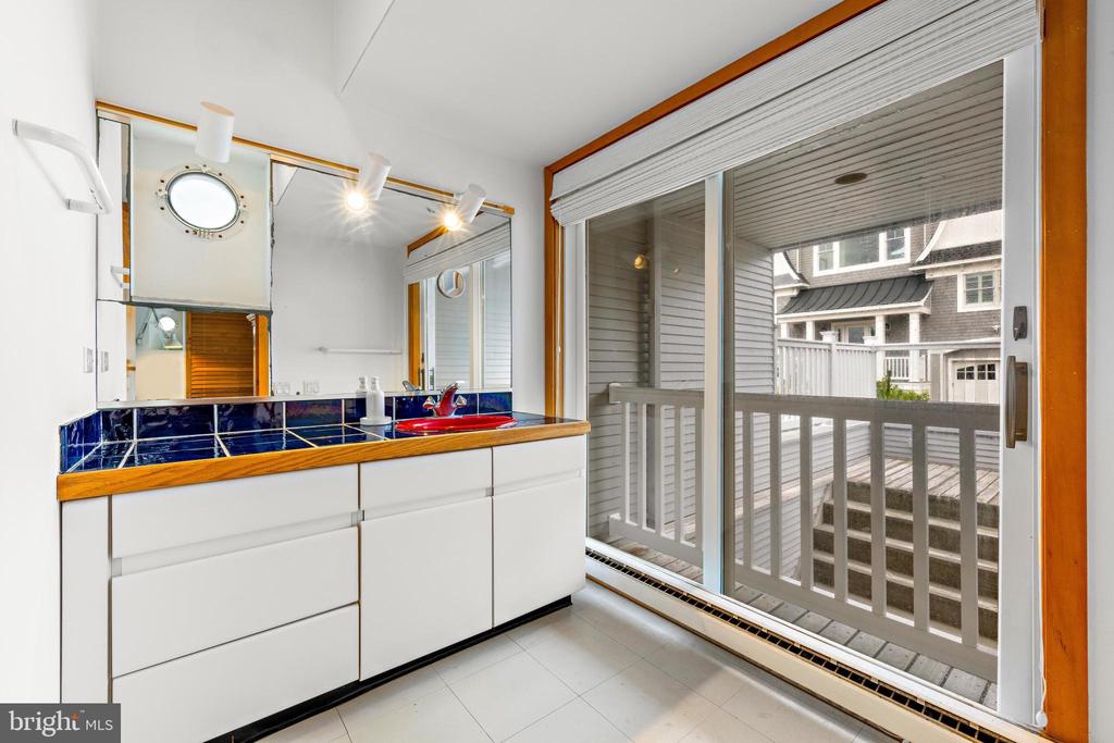 1033 LONG BEACH