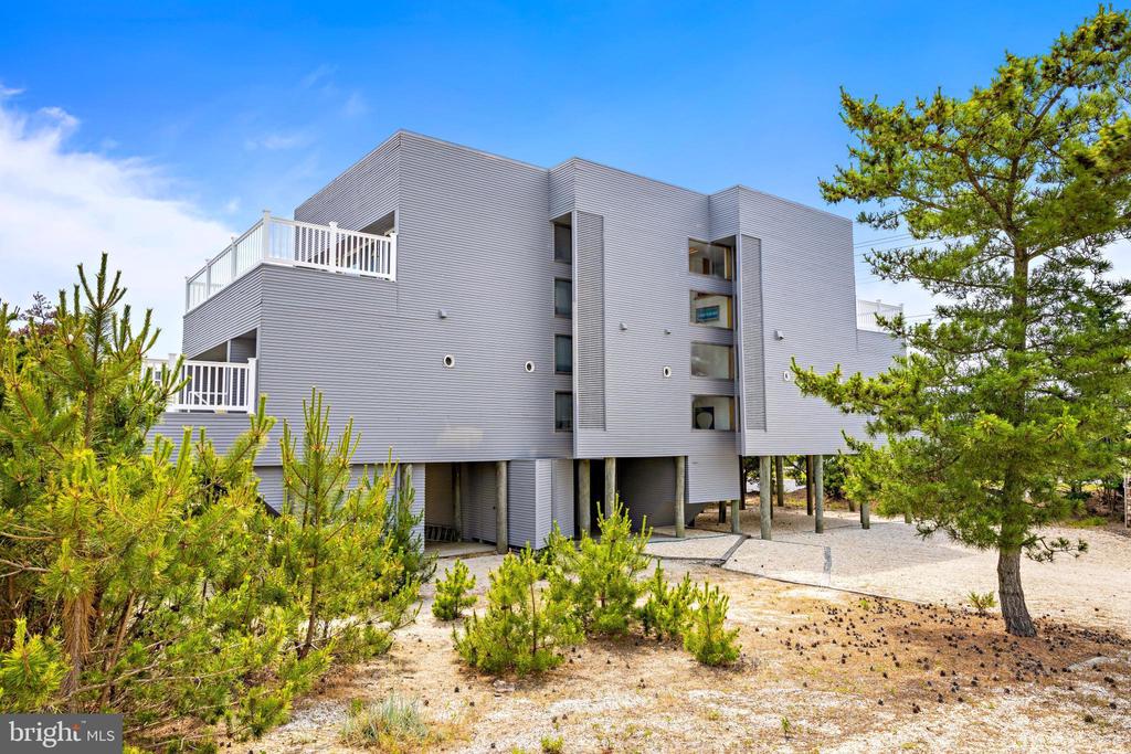 1033 LONG BEACH