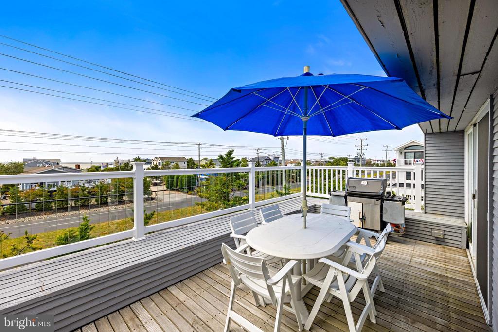 1033 LONG BEACH
