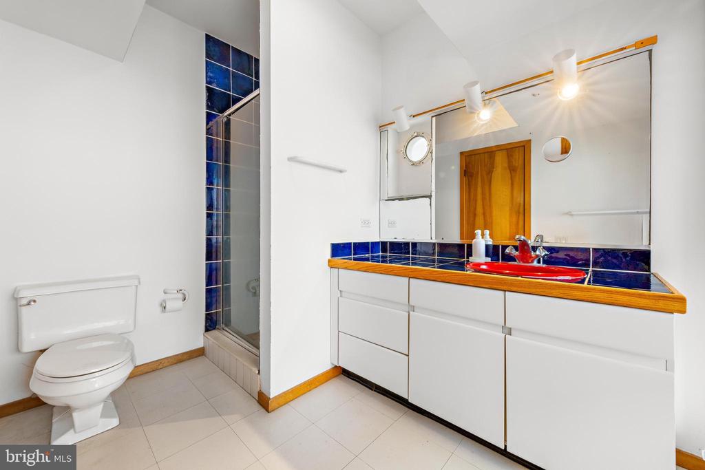 1033 LONG BEACH