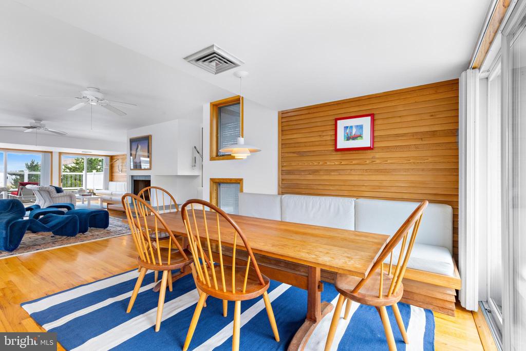 1033 LONG BEACH