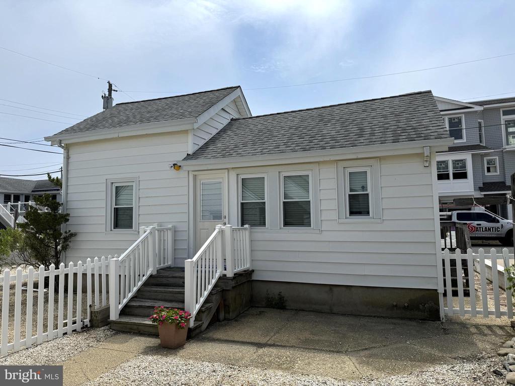 1714 BAY TERRACE
