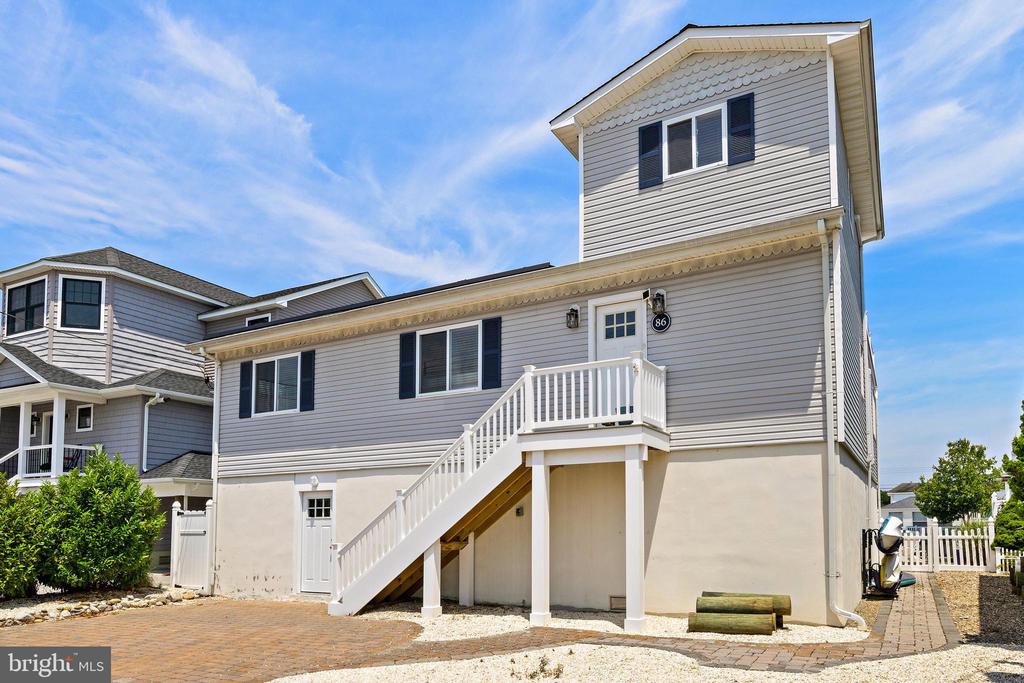86 MORTON DRIVE
