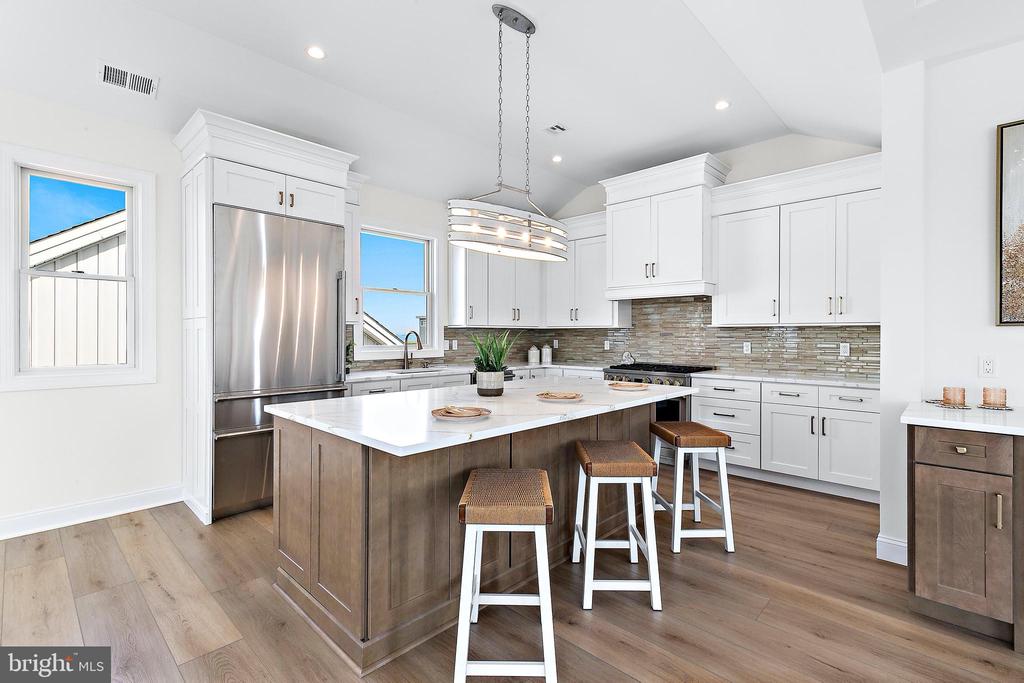 375 W 6TH STREET