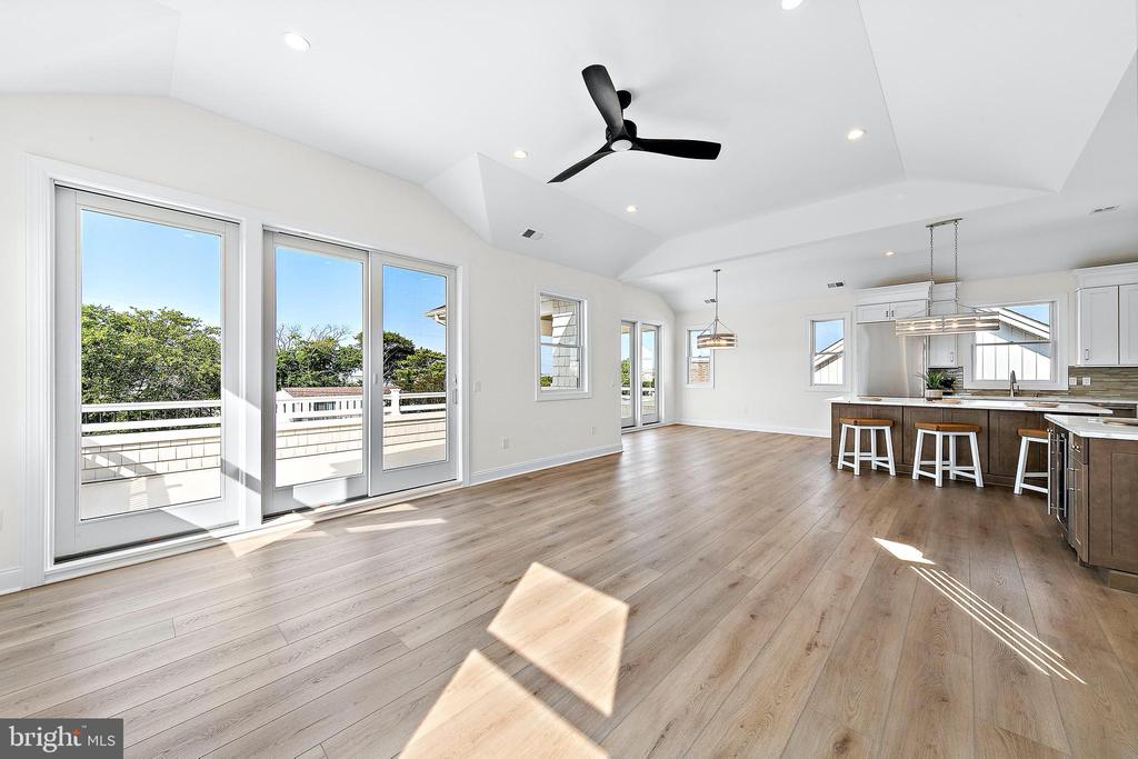 375 W 6TH STREET