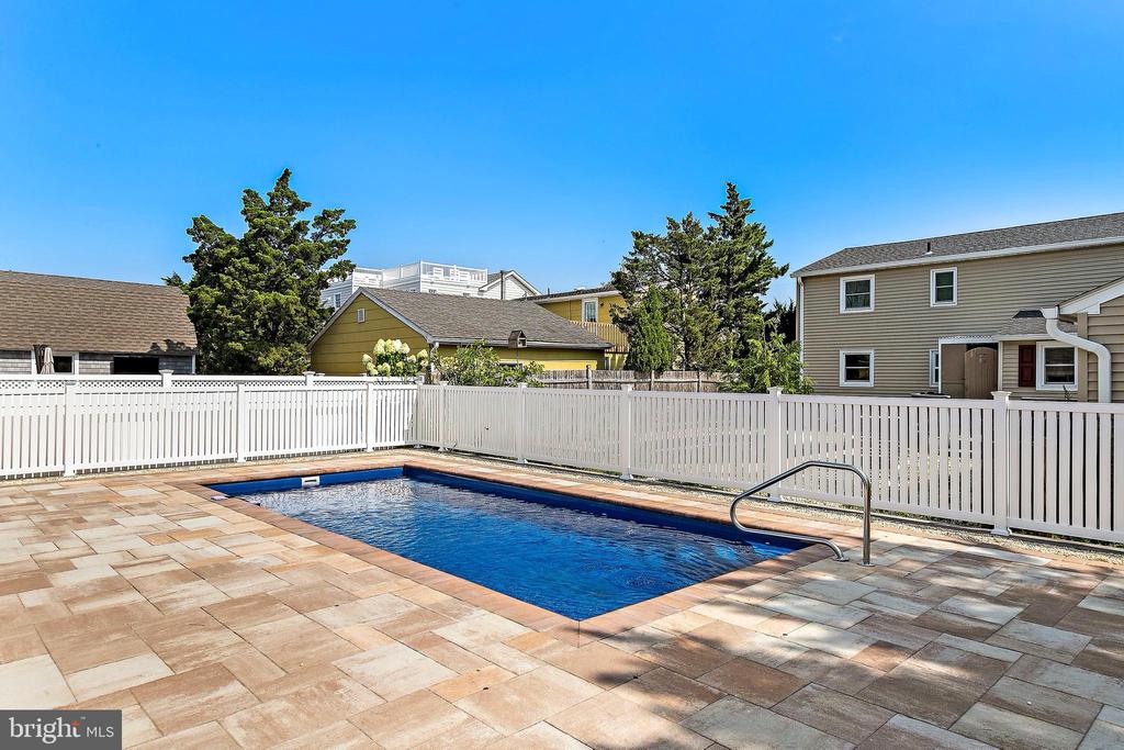 375 W 6TH STREET