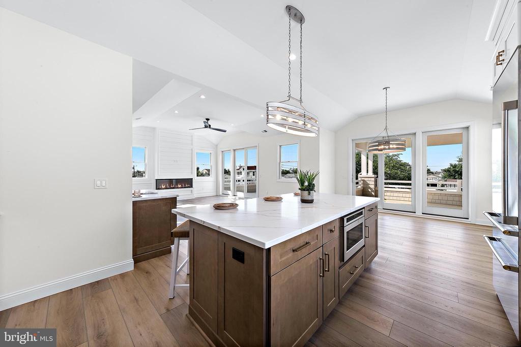 375 W 6TH STREET