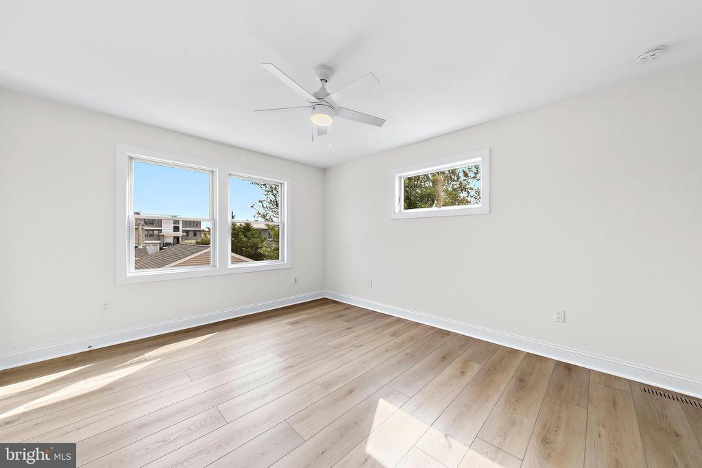 375 W 6TH STREET
