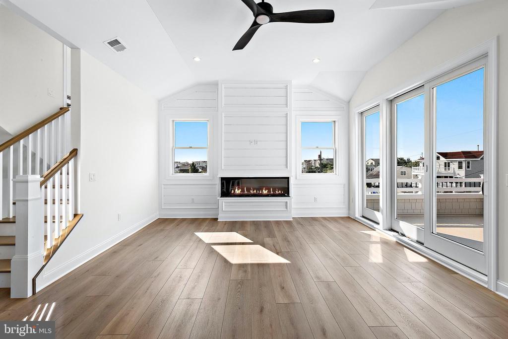 375 W 6TH STREET