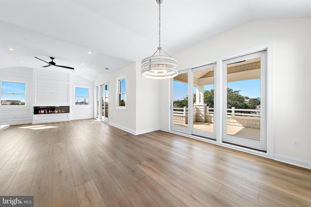 375 W 6TH STREET
