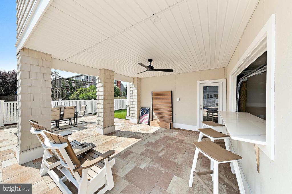 375 W 6TH STREET