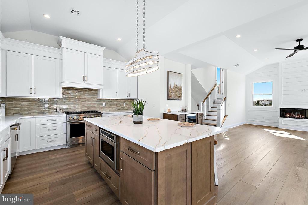 375 W 6TH STREET